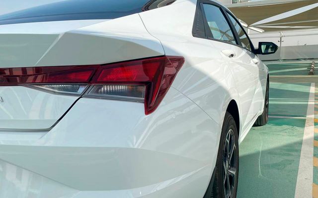 Hyundai Elantra - image 3