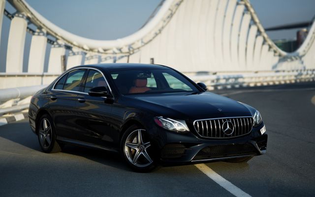 Mercedes E350 - image 2