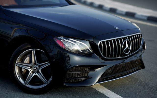 Mercedes E350 - image 4