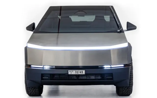Tesla Cybertruck - image 3