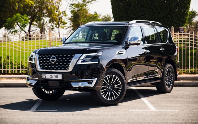 Nissan Patrol SE Platinum - image 1