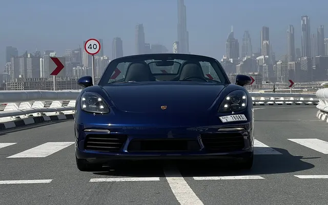 PORSCHE BOXSTER 718 - image 2