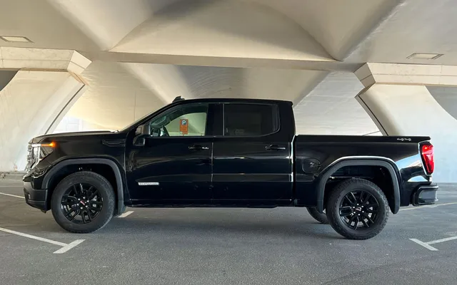 GMC Sierra - image 2