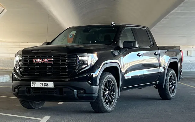 GMC Sierra - image 1