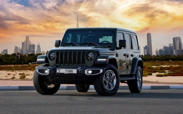 Jeep Wrangler Sahara Convertible - image 1