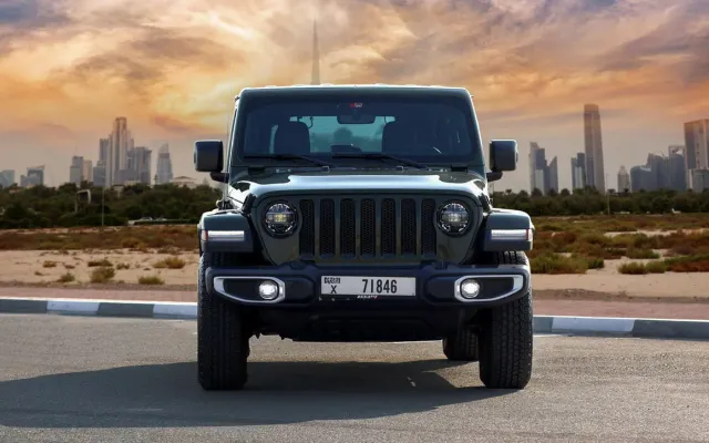 Jeep Wrangler Sahara Convertible - image 2