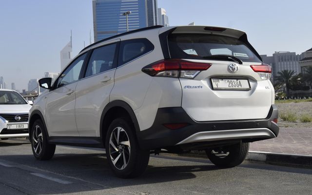 TOYOTA RUSH - image 2