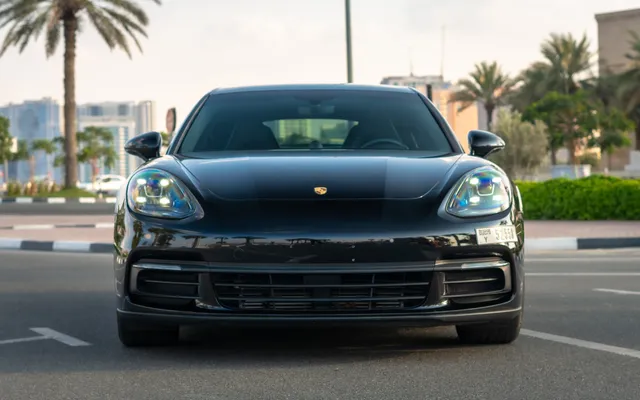PORSCHE PANAMERA - image 2