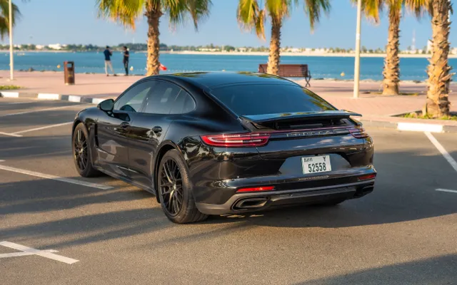 PORSCHE PANAMERA - image 4