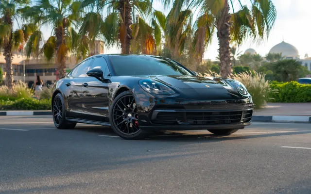 PORSCHE PANAMERA - image 3