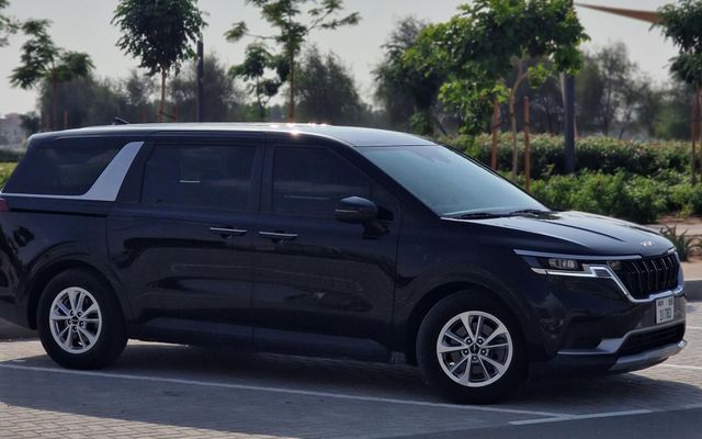 Kia Carnival - image 3