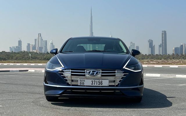 Hyundai Sonata - image 2
