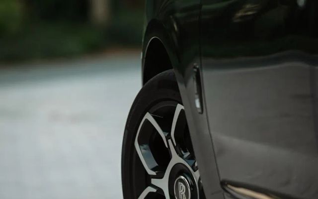 Rolls Royce Rolls Royce Black Badge Cullinan - image 4