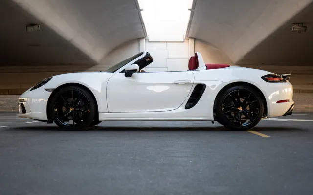 Porsche 718 Boxster - image 2