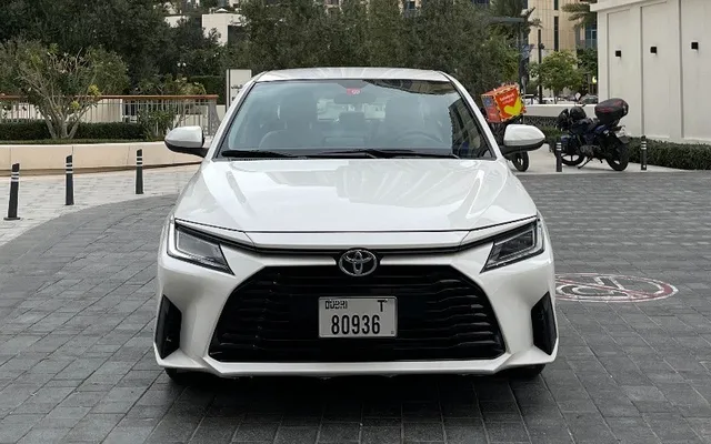 Toyota Yaris 2023 - image 2