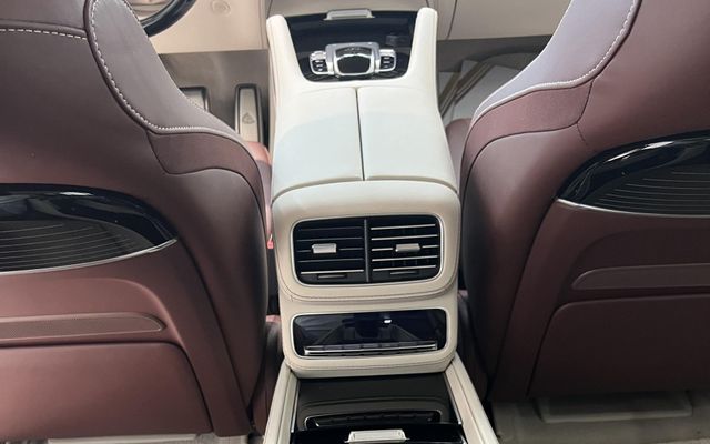 MERCEDES-BENZ MAYBACH-GLS600 - image 4