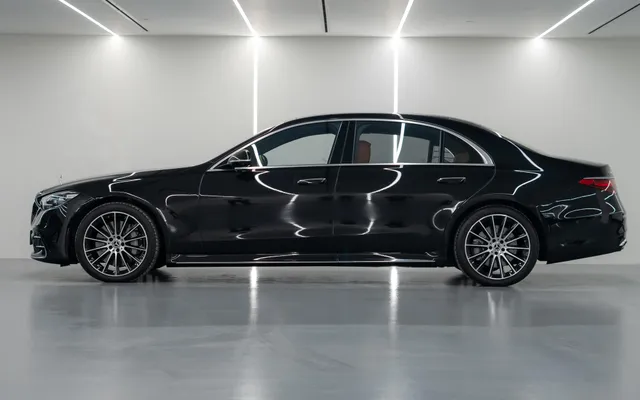 Mercedes S500 - image 2