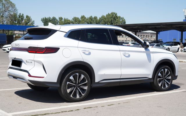 BYD SONG PLUS EV - image 4