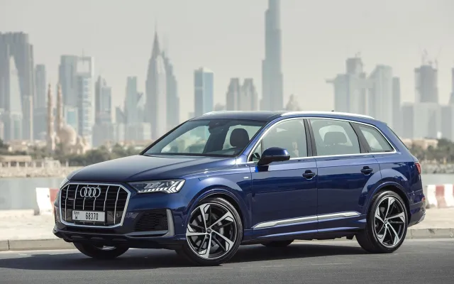 Audi Q7 - image 1