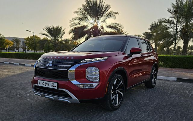 Mitsubishi Outlander - image 1