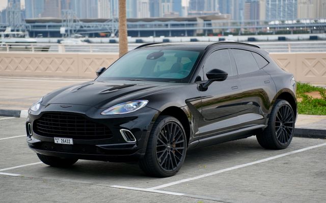 ASTON MARTIN DBX - image 1