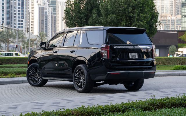 Chevrolet Tahoe - image 2