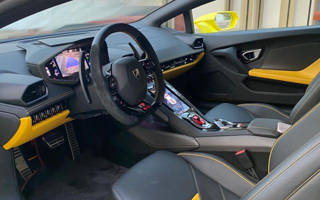 Lamborghini Huracan - image 3