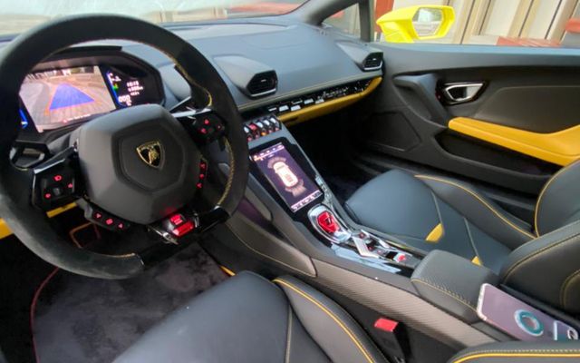 Lamborghini Huracan - image 4
