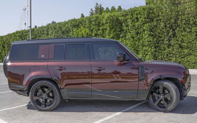Land Rover Defender X - image 4