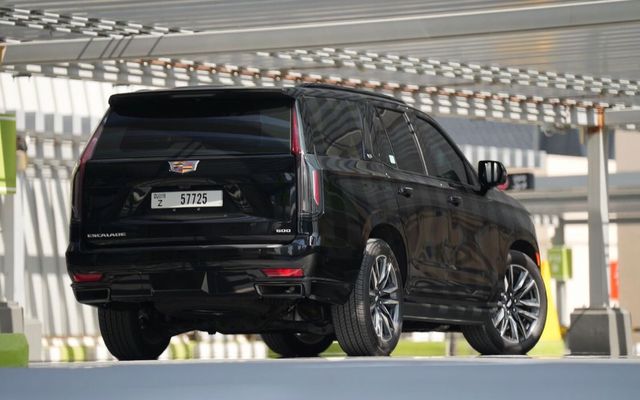 CADILLAC ESCALADE - image 2