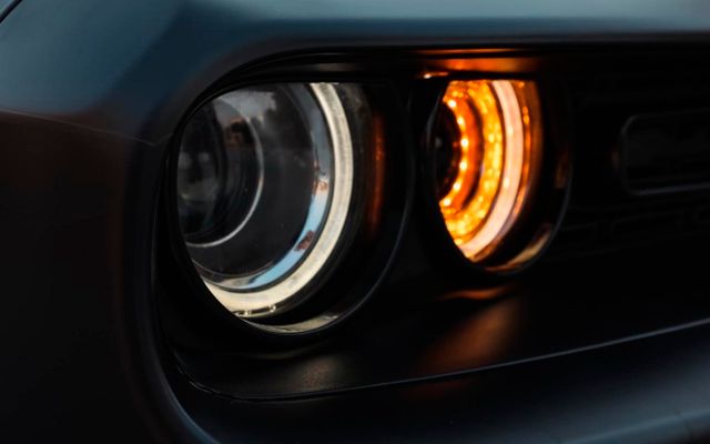 DODGE CHALLENGER - image 2