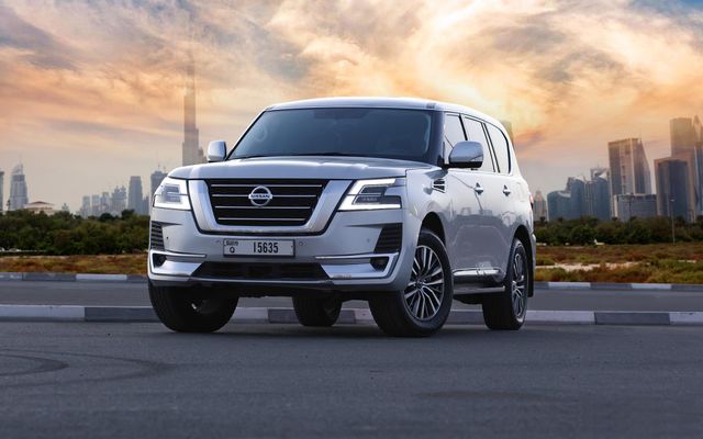 Nissan Patrol Platinum Silver - image 1