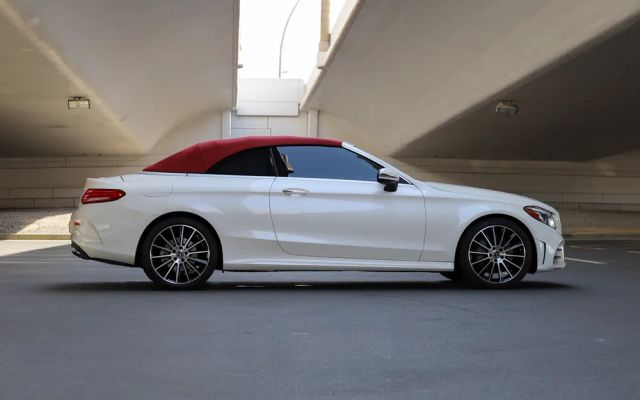 Mercedes-Benz C300 Convertible - image 2