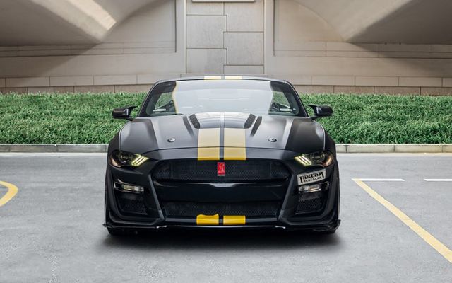 FORD MUSTANG Convertible - image 2