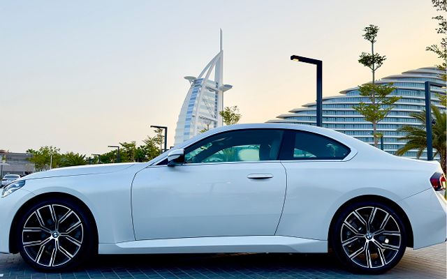 BMW 230 - image 2