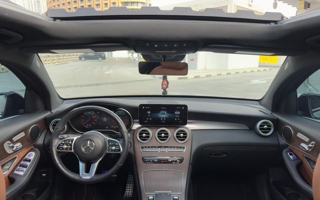 MERCEDES GLC 300 - image 4