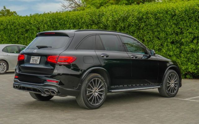 Mercedes GLC300 - image 4