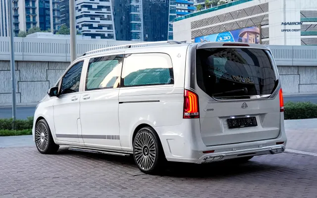 MERCEDES VIANO MAYBACH 2025 - image 2