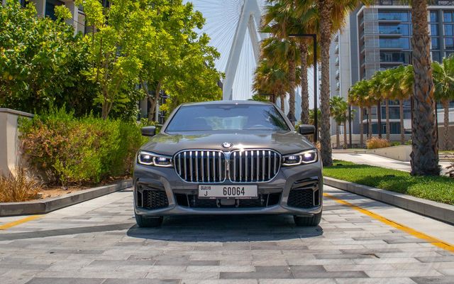 BMW 730 - image 2