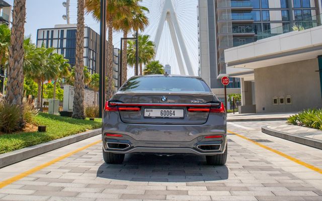 BMW 730 - image 4