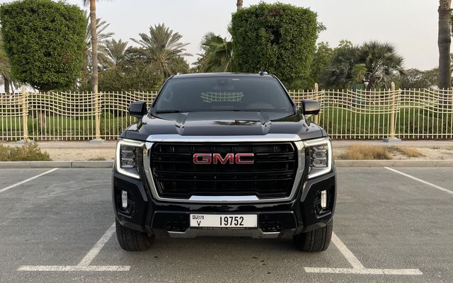 GMC Yukon XL SLE - image 3