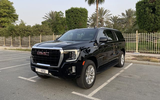 GMC Yukon XL SLE - image 1