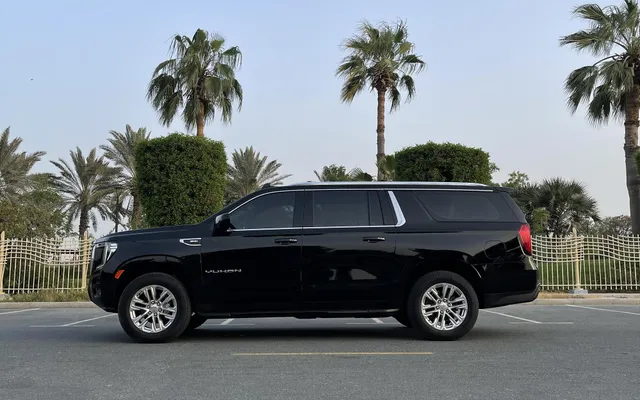 GMC Yukon XL SLE - image 2