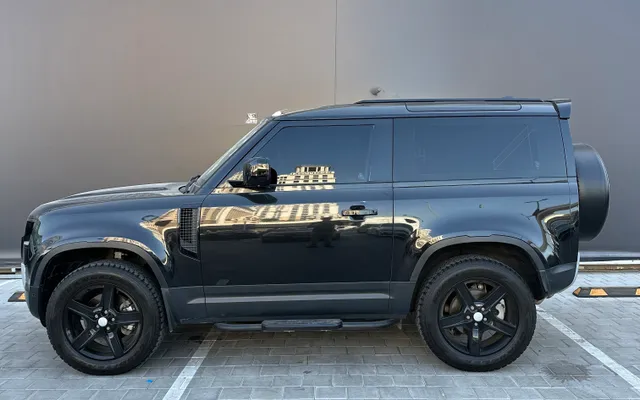 LAND ROVER DEFENDER - image 2