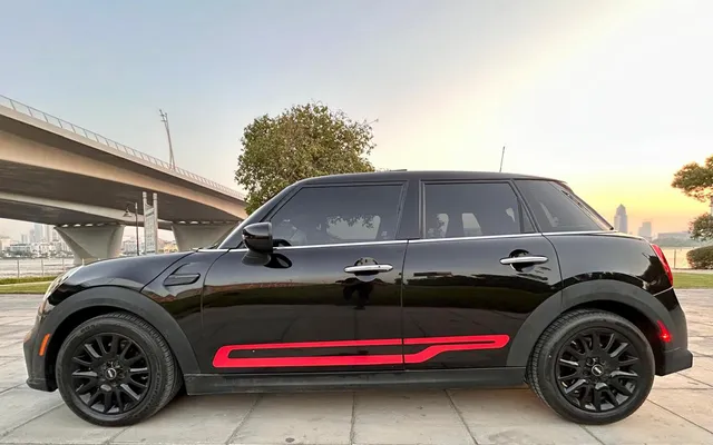 mini Cooper - image 2