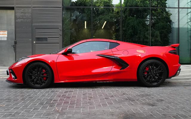 Corvette C8 Stingray - image 3