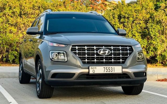 HYUNDAI VENUE - image 2