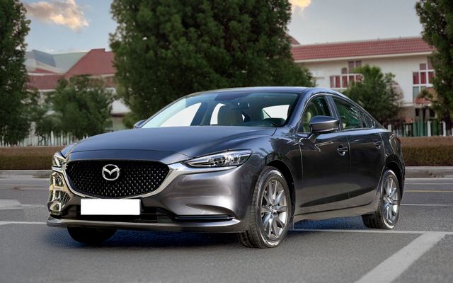 Mazda 6 2.5L PURE - image 1