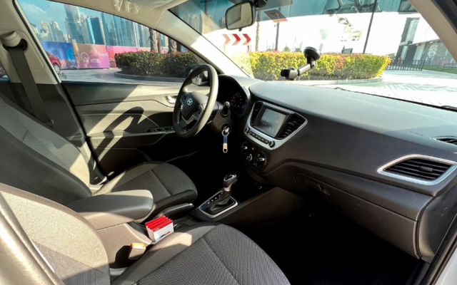 HYUNDAI ACCENT - image 4