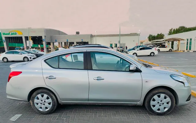 Nissan Sunny - image 2